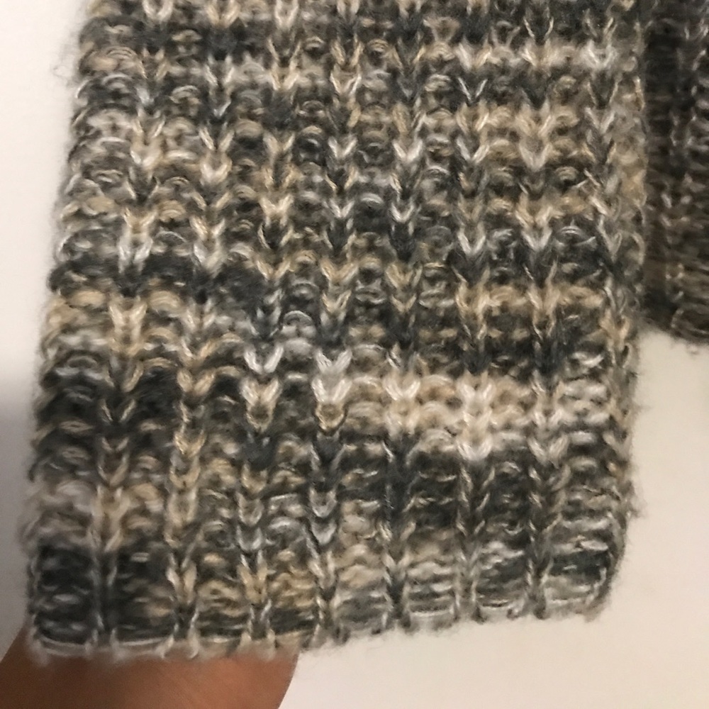 Sweater - Picture 4 of 5